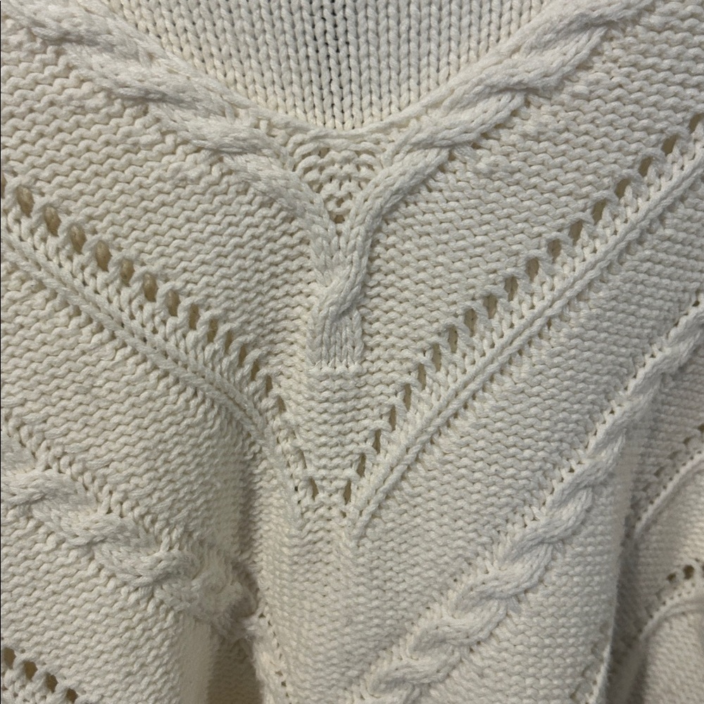 Kendall & Kylie Cream V-Neck Sweater size Large - Picture 3 of 5